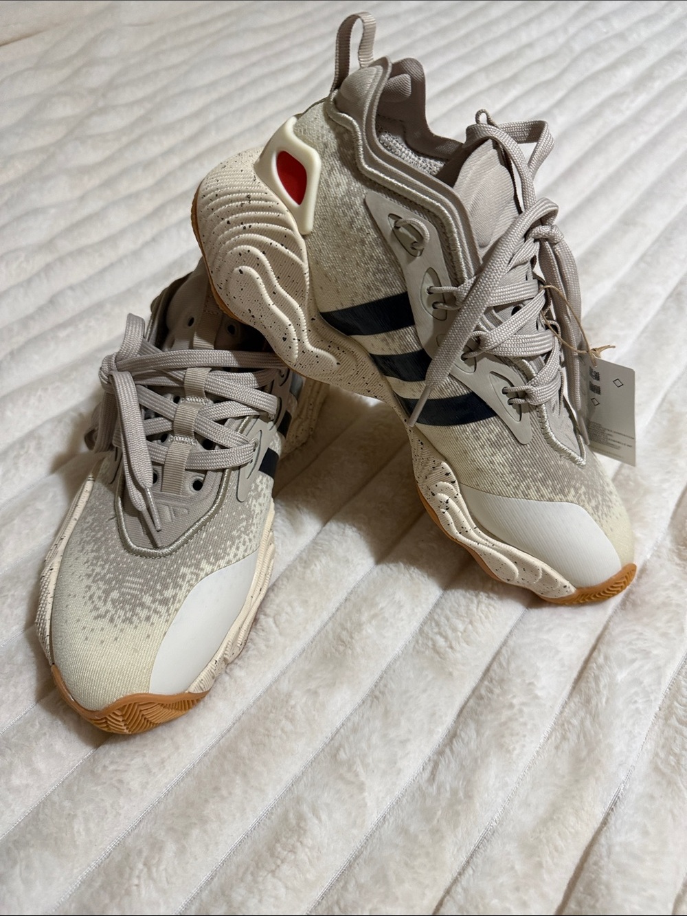 Trae Young Adidas Neutral-Gray/bege Sneakers / Youth size 5 1/2 (7 women)